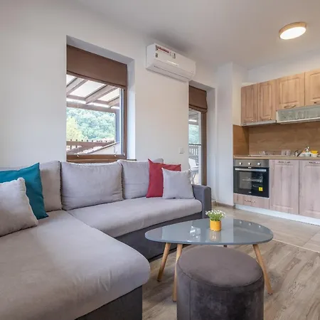 Tarnovgrad - Free Parking Apartment