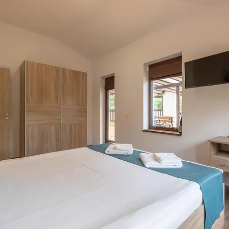 Tarnovgrad - Free Parking Appartement